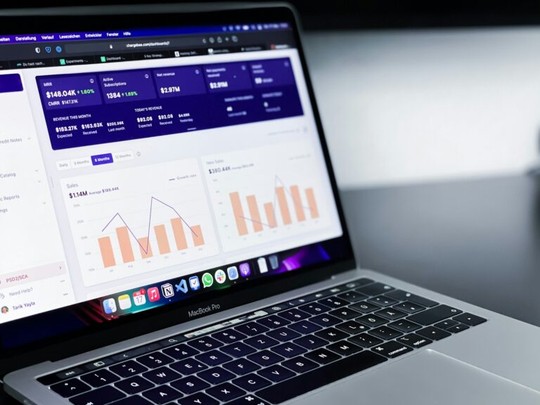Is Your Software Lying to You? Why Automated Cash Flow Dashboards Fall Short 2 cash flow dashboards