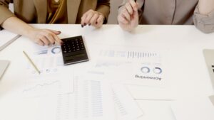 quarterly vs annual accounting